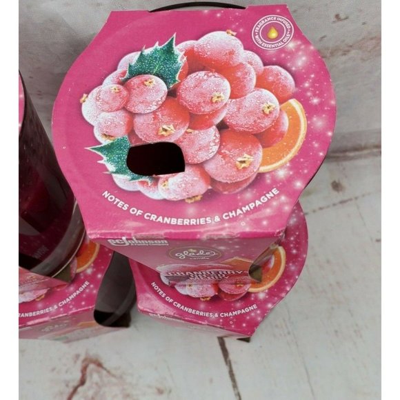 4 SC Johnson Glade Cranberry Oh So Merry Scented Limited Edition 3.4 Oz Candle - Picture 3 of 11